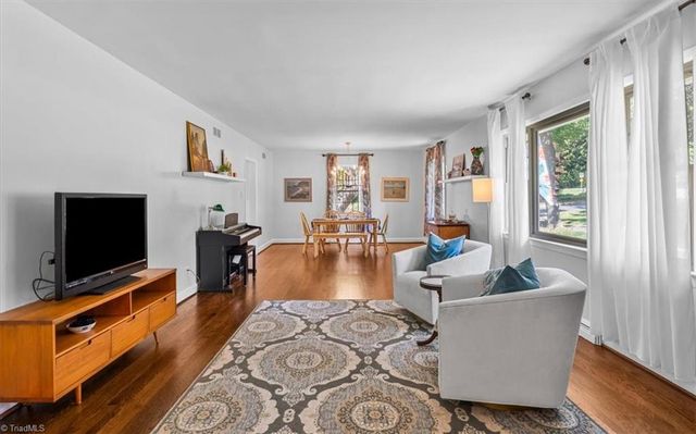 3707 W Friendly Avenue, Greensboro, NC 27410