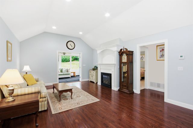 19 Furnival Road, Nashua, NH 03064