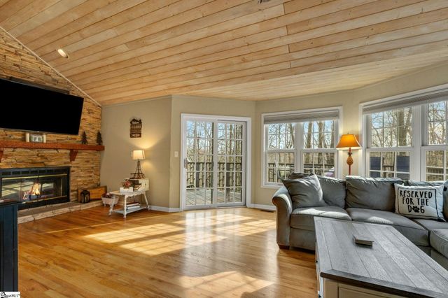 610 Pointe Wildwood Drive, Seneca, SC 29678