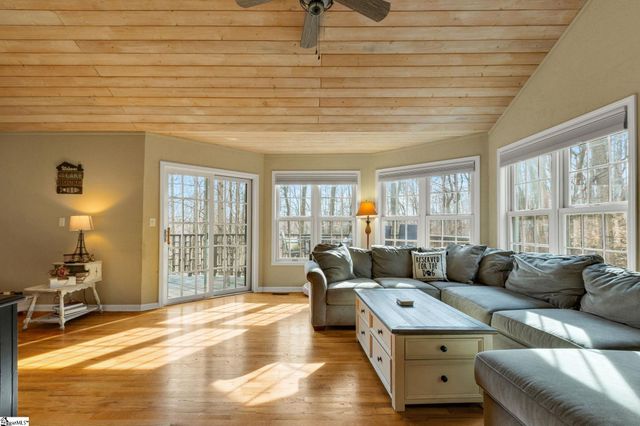 610 Pointe Wildwood Drive, Seneca, SC 29678