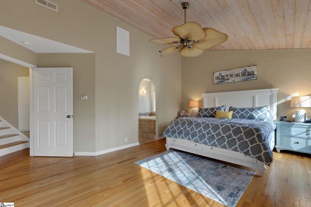 610 Pointe Wildwood Drive, Seneca, SC 29678