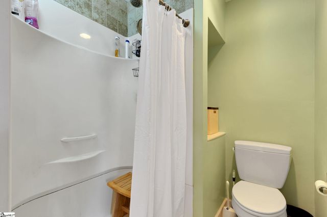 610 Pointe Wildwood Drive, Seneca, SC 29678