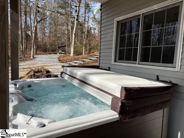 610 Pointe Wildwood Drive, Seneca, SC 29678