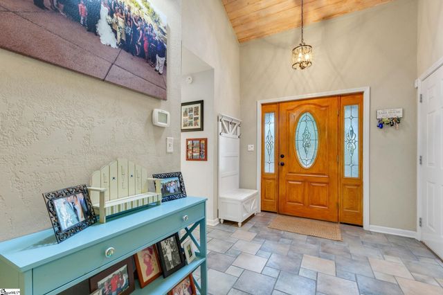 610 Pointe Wildwood Drive, Seneca, SC 29678