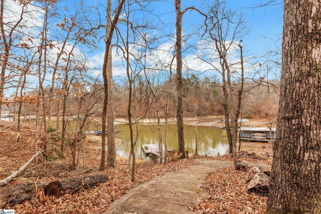 610 Pointe Wildwood Drive, Seneca, SC 29678