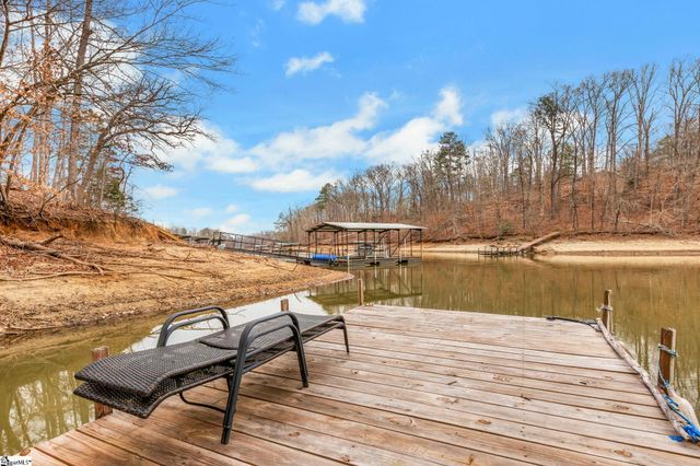 610 Pointe Wildwood Drive, Seneca, SC 29678