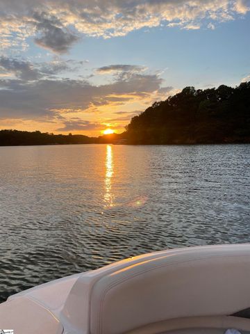 610 Pointe Wildwood Drive, Seneca, SC 29678