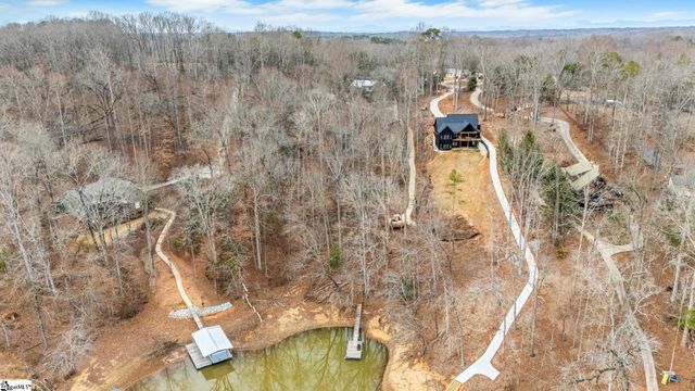 610 Pointe Wildwood Drive, Seneca, SC 29678