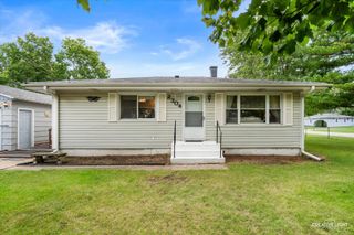 2304 Countryside Drive, Montgomery, IL 60538