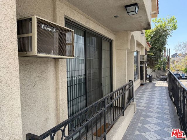 3648 Motor Avenue 102, Los Angeles, CA 90034