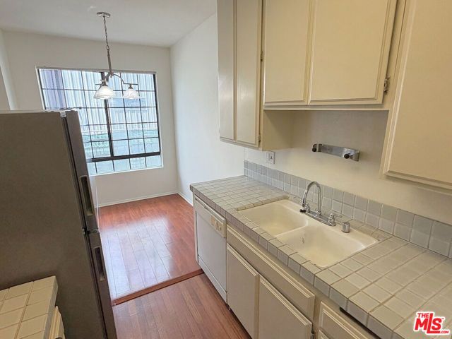 3648 Motor Avenue 102, Los Angeles, CA 90034