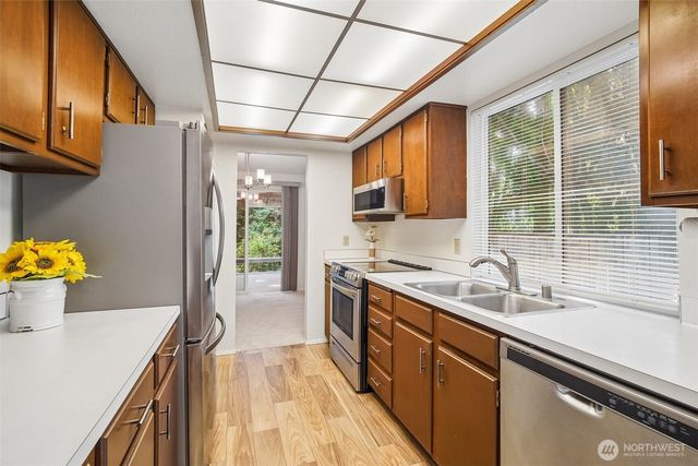 10403 NE 135th Place, Kirkland, WA 98034