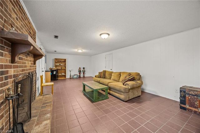 1709 Brandywine Drive, Clemmons, NC 27012