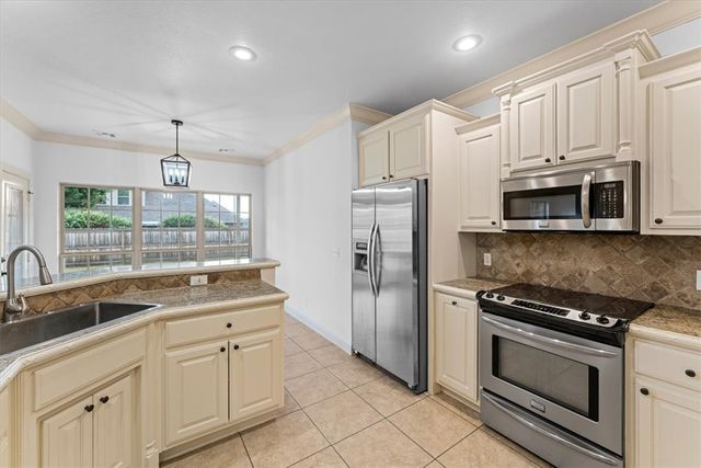 4334 E Oakmont Drive, Fayetteville, AR 72701