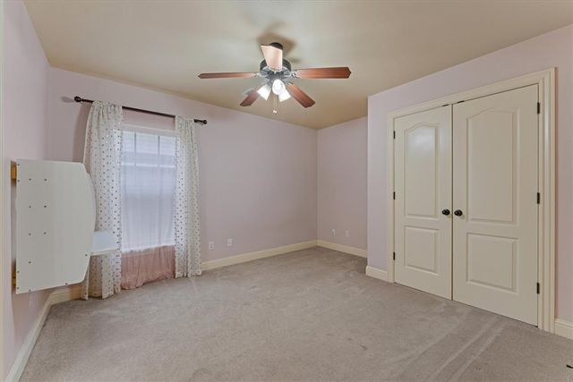 4334 E Oakmont Drive, Fayetteville, AR 72701
