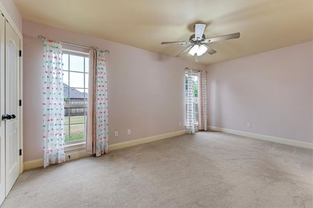 4334 E Oakmont Drive, Fayetteville, AR 72701