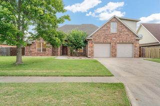 4334 E Oakmont Drive, Fayetteville, AR 72701