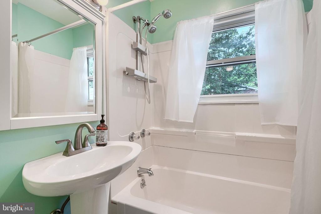 Image 27 of property listing at 112 CONEWOOD AVE, Reisterstown, MD 21136