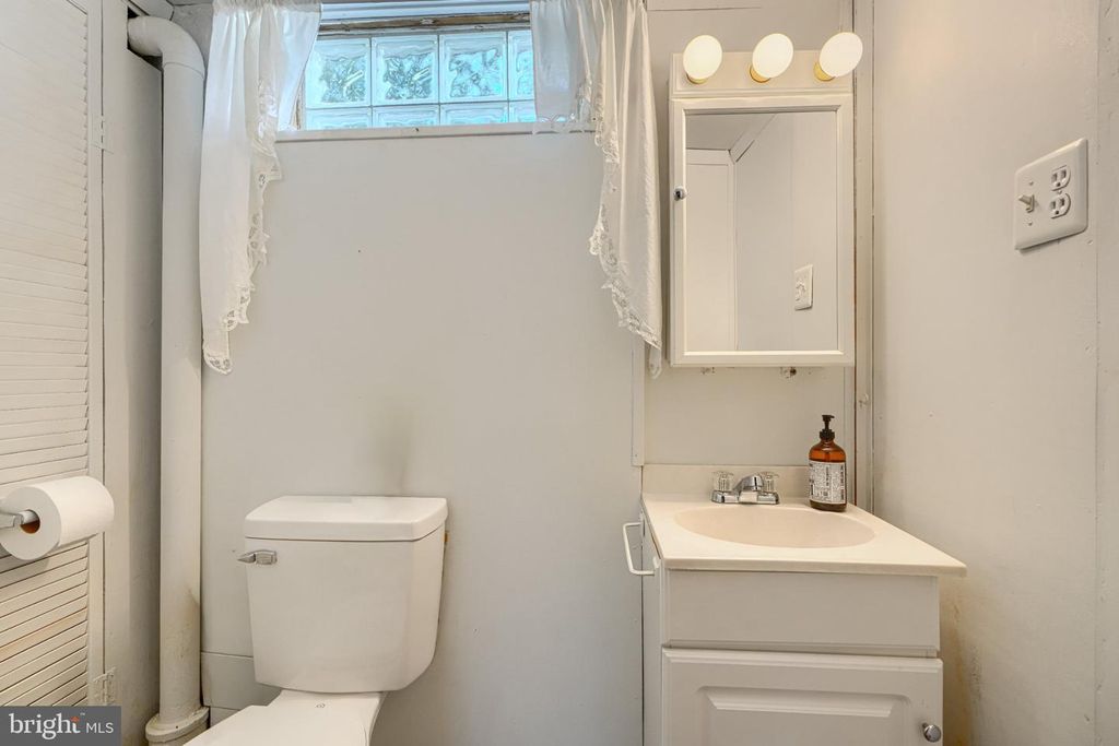 Image 34 of property listing at 112 CONEWOOD AVE, Reisterstown, MD 21136