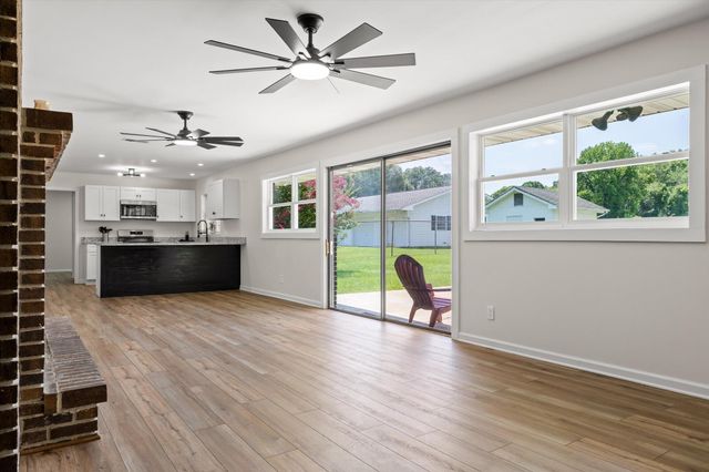 4329 S Ga 301 Highway, Trenton, GA 30752