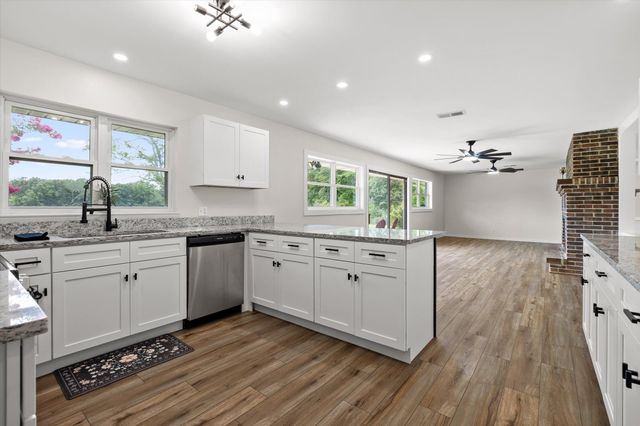 4329 S Ga 301 Highway, Trenton, GA 30752