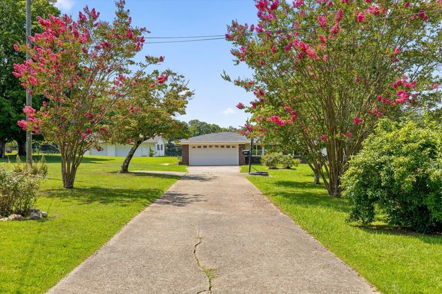4329 S Ga 301 Highway, Trenton, GA 30752