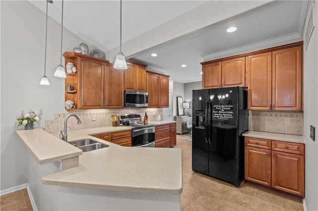 11020 Charlotte Street, Kansas City, MO 64131