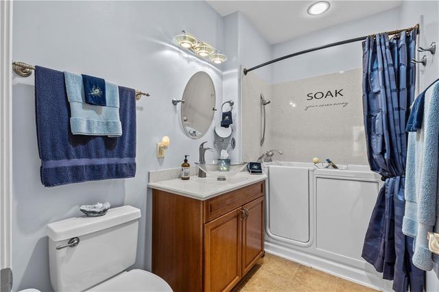 11020 Charlotte Street, Kansas City, MO 64131