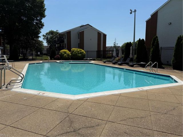 223 Pacific DR, Hampton, VA 23666