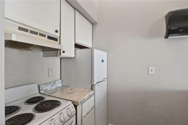 223 Pacific DR, Hampton, VA 23666