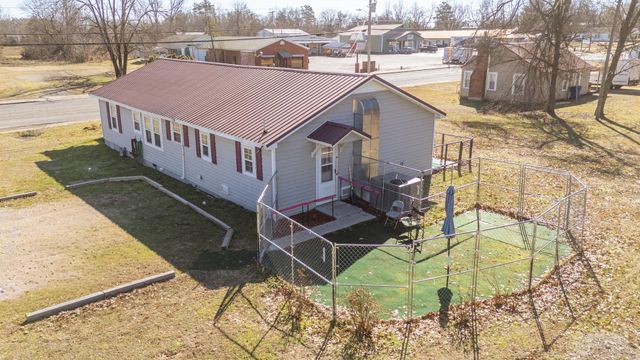 241 N MAPLE ST, Adamsville, TN 38310