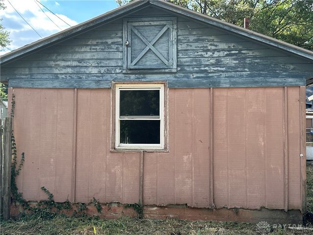 2960 N Diamond Mill Road, Dayton, OH 45426