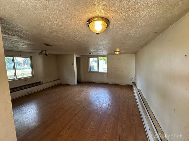 2960 N Diamond Mill Road, Dayton, OH 45426