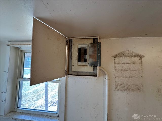 2960 N Diamond Mill Road, Dayton, OH 45426