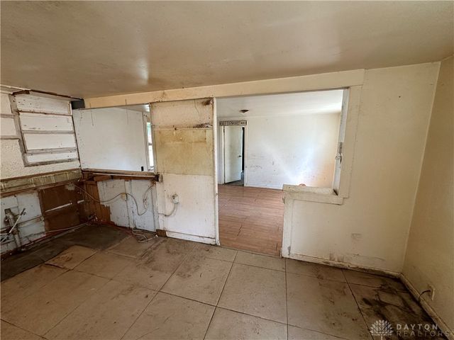 2960 N Diamond Mill Road, Dayton, OH 45426