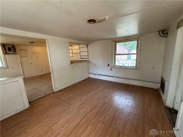 2960 N Diamond Mill Road, Dayton, OH 45426