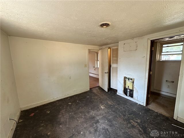 2960 N Diamond Mill Road, Dayton, OH 45426