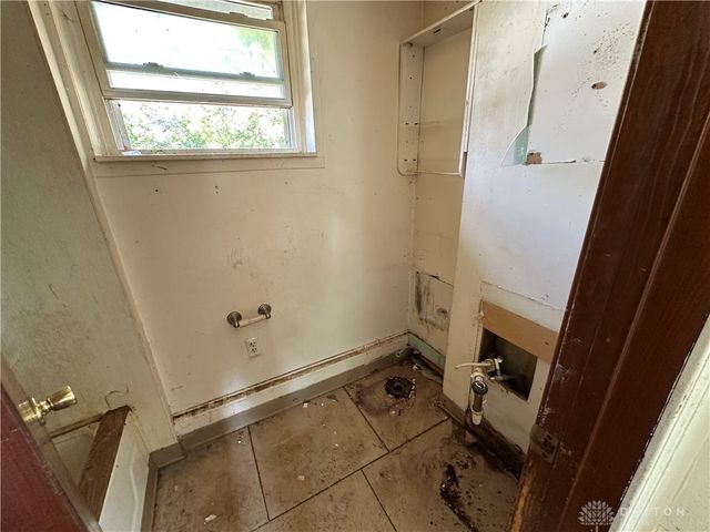 2960 N Diamond Mill Road, Dayton, OH 45426