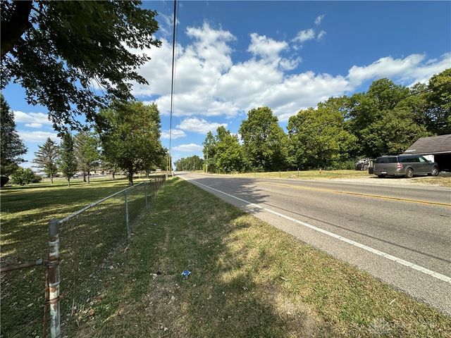 2960 N Diamond Mill Road, Dayton, OH 45426