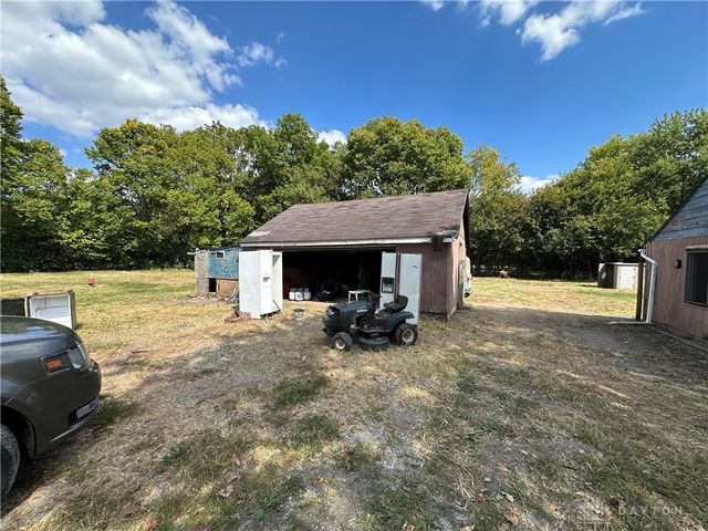 2960 N Diamond Mill Road, Dayton, OH 45426