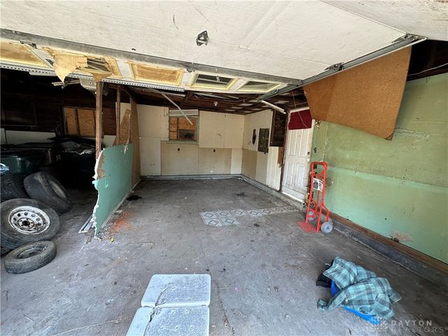 2960 N Diamond Mill Road, Dayton, OH 45426