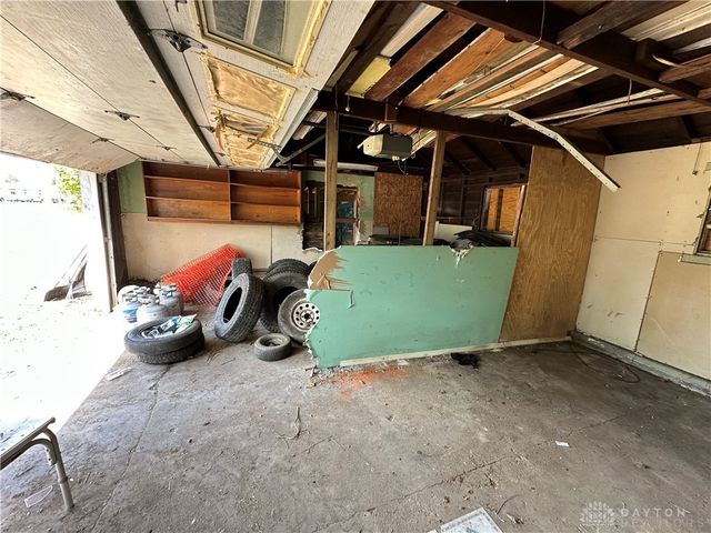 2960 N Diamond Mill Road, Dayton, OH 45426