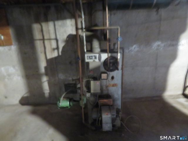 130 Woodland Street, Manchester, CT 06042