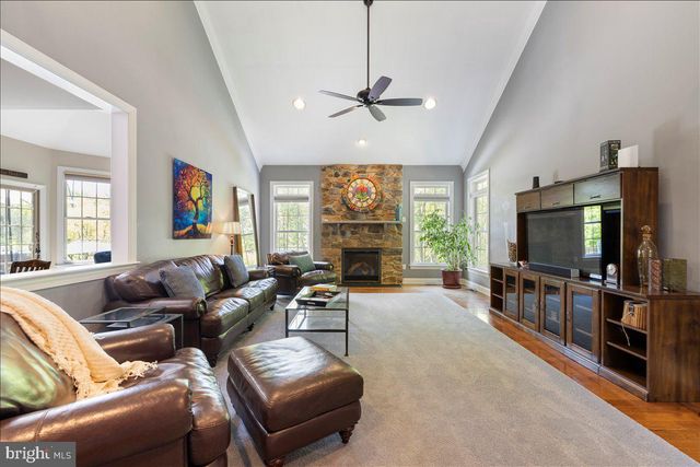 104 PICKWICK DR, Doylestown, PA 18901