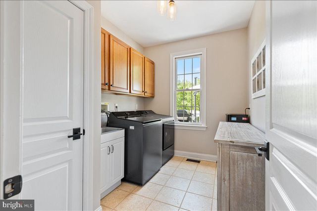 104 PICKWICK DR, Doylestown, PA 18901