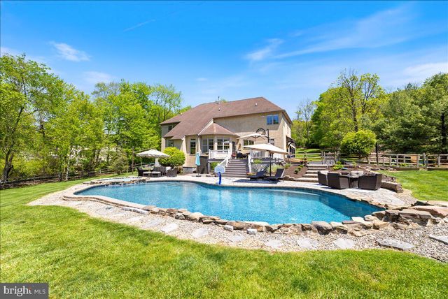 104 PICKWICK DR, Doylestown, PA 18901