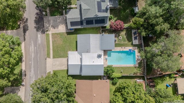 8526 Tanbark Dr, San Antonio, TX 78240