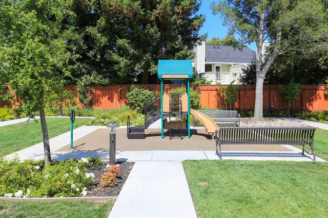 118 Minaret Avenue, Mountain View, CA 94043
