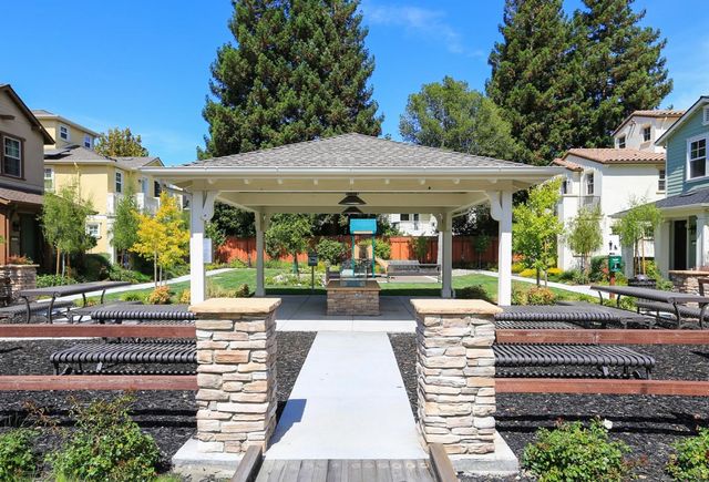 118 Minaret Avenue, Mountain View, CA 94043