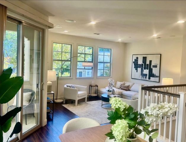 118 Minaret Avenue, Mountain View, CA 94043